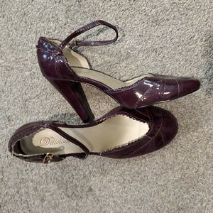 Delicious brand Burgundy heels